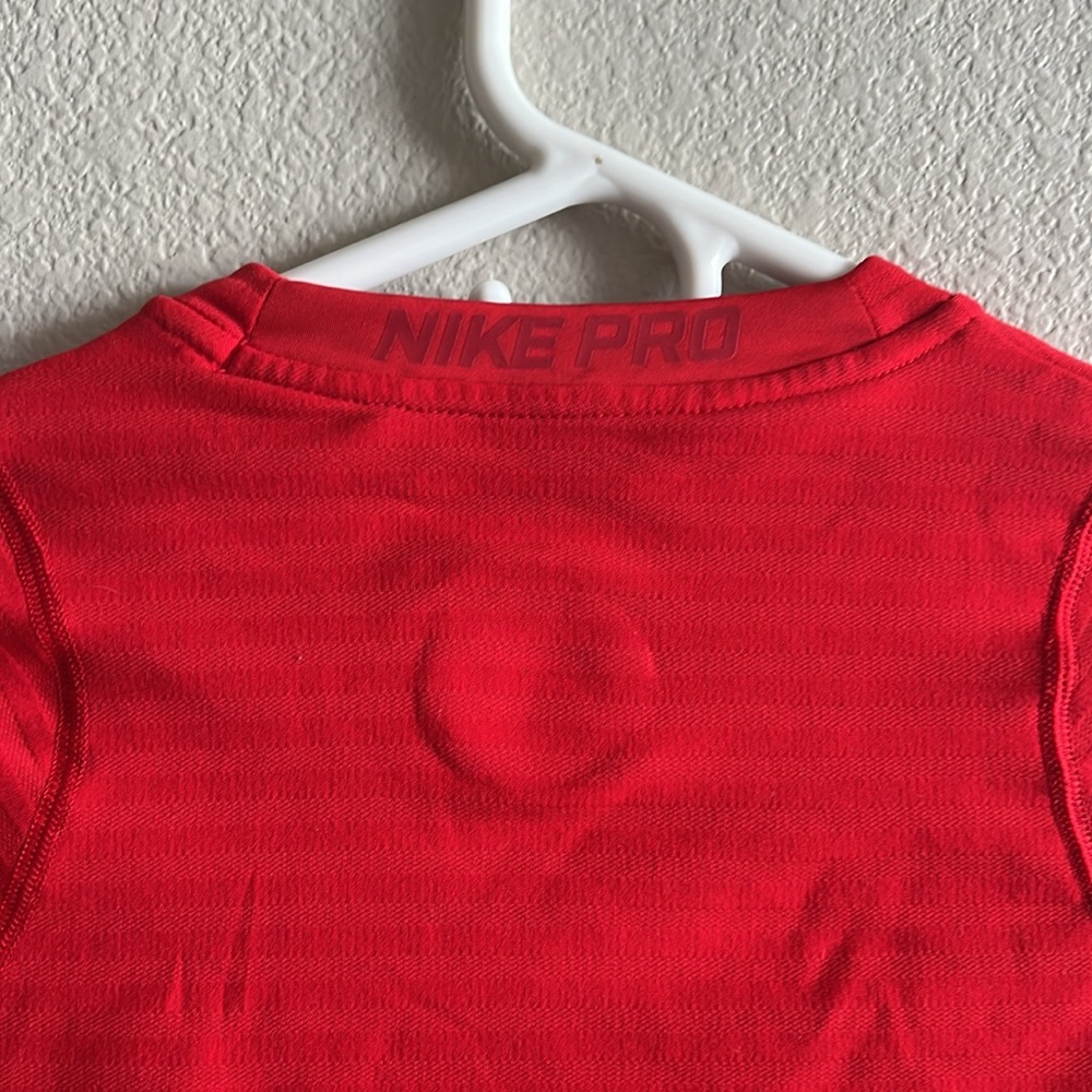 Nike Pro‎ - Picture 6 of 7